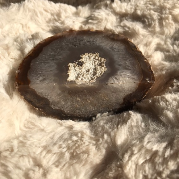 New Large Agate geode standing Specimen - Picture 2 of 4